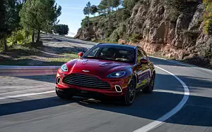   Aston Martin DBX - 2020
