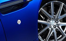   Aston Martin V8 Vantage S - 2011