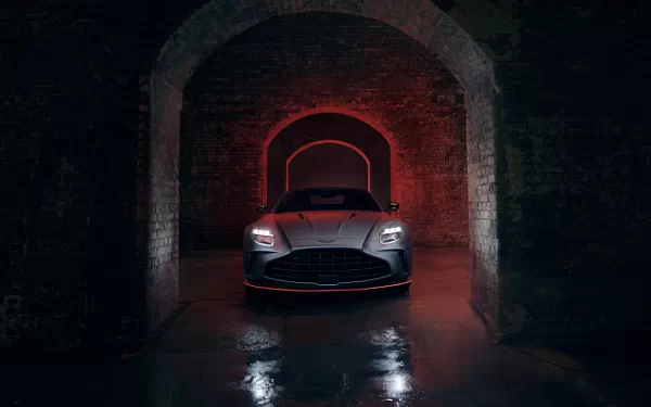 ���� ���������� Aston Martin Vantage S - 2025