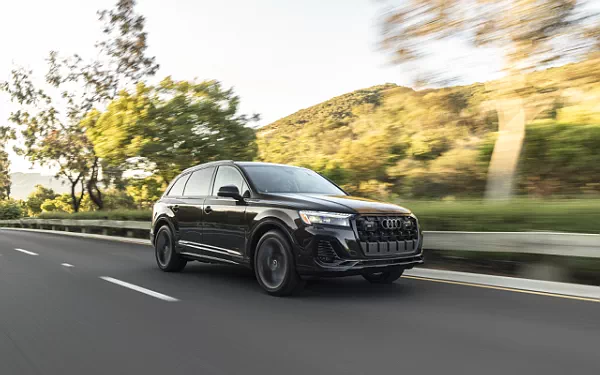 ���� ���������� Audi Q7 55 TFSI quattro (Tamarind Brown Metallic) US-spec - 2025