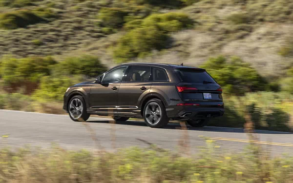 ���� ���������� Audi Q7 55 TFSI quattro (Tamarind Brown Metallic) US-spec - 2025