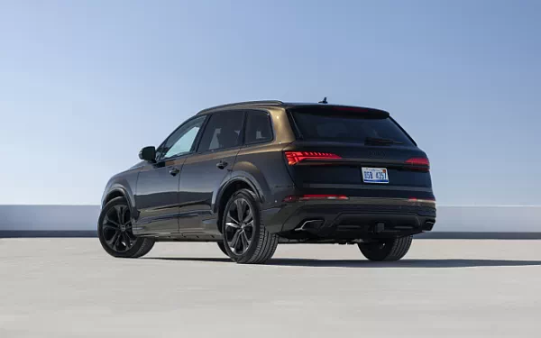 ���� ���������� Audi Q7 55 TFSI quattro (Tamarind Brown Metallic) US-spec - 2025