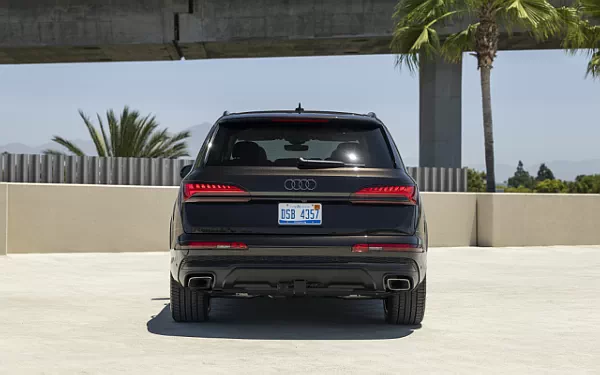 ���� ���������� Audi Q7 55 TFSI quattro (Tamarind Brown Metallic) US-spec - 2025