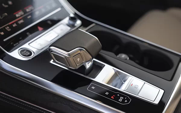 ���� ���������� Audi Q7 55 TFSI quattro (Tamarind Brown Metallic) US-spec - 2025