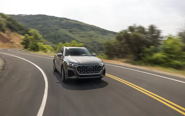 ���� ���������� Audi Q8 55 TFSI quattro (Samurai Grey Metallic) US-spec - 2025