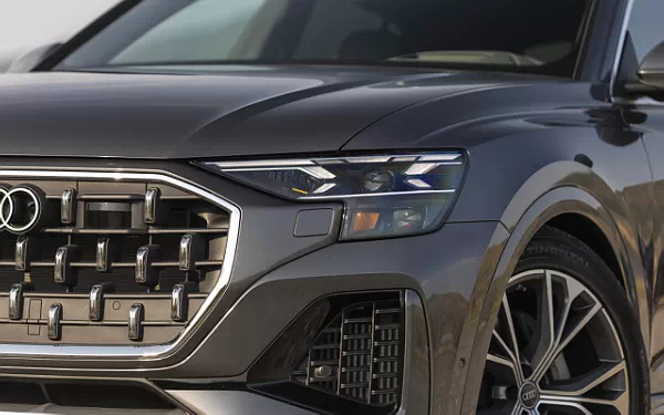 ���� ���������� Audi Q8 55 TFSI quattro (Samurai Grey Metallic) US-spec - 2025