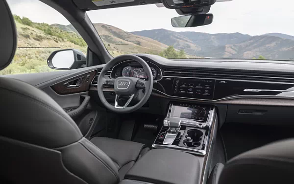 ���� ���������� Audi Q8 55 TFSI quattro (Samurai Grey Metallic) US-spec - 2025