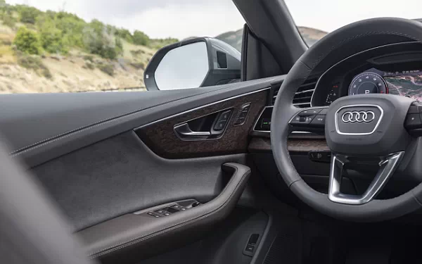 ���� ���������� Audi Q8 55 TFSI quattro (Samurai Grey Metallic) US-spec - 2025