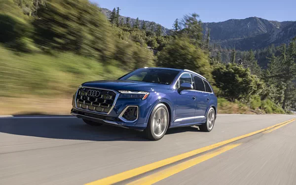 ���� ���������� Audi SQ7 TFSI (Ascari Blue Metallic) US-spec - 2025