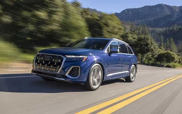 ���� ���������� Audi SQ7 TFSI (Ascari Blue Metallic) US-spec - 2025