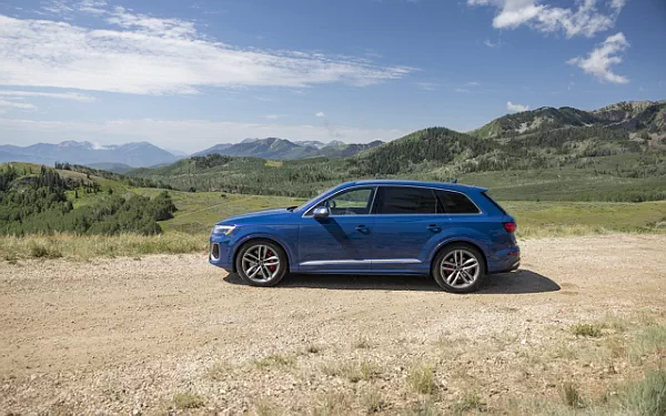 ���� ���������� Audi SQ7 TFSI (Ascari Blue Metallic) US-spec - 2025