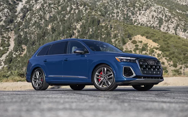 ���� ���������� Audi SQ7 TFSI (Ascari Blue Metallic) US-spec - 2025