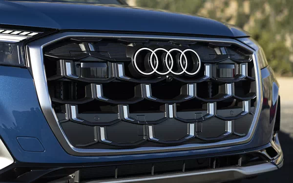 ���� ���������� Audi SQ7 TFSI (Ascari Blue Metallic) US-spec - 2025