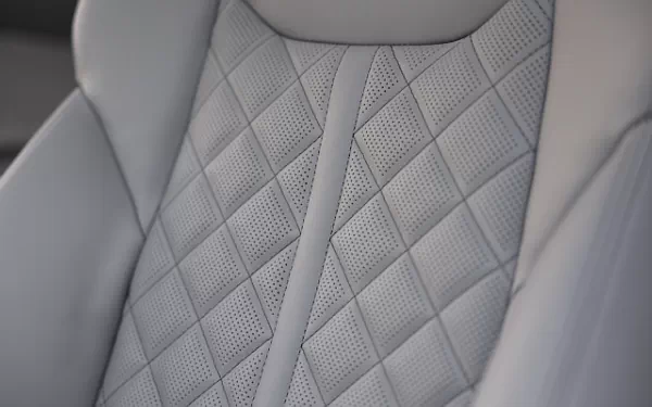 ���� ���������� Audi SQ7 TFSI (Ascari Blue Metallic) US-spec - 2025