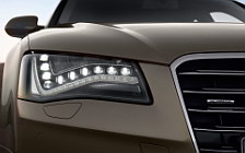   Audi A8 - 2010