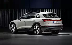   Audi e-tron - 2019