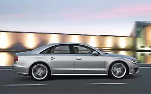   Audi S8 - 2011