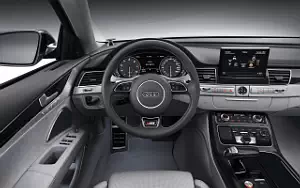   Audi S8 - 2011