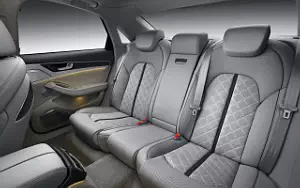   Audi S8 - 2011