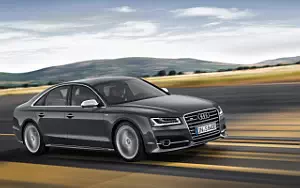   Audi S8 - 2013