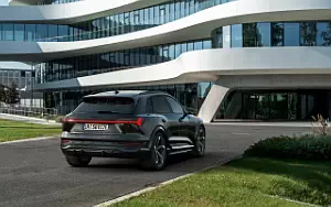   Audi SQ8 e-tron quattro - 2022