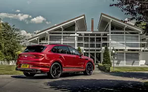   Bentley Bentayga Hybrid First Edition (Dragon Red) UK-spec - 2021