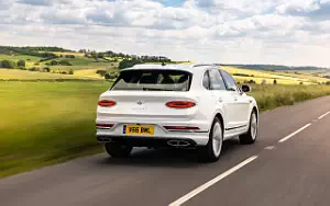   Bentley Bentayga Hybrid First Edition (Ghost White) UK-spec - 2021