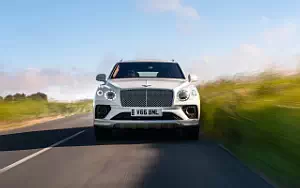   Bentley Bentayga Hybrid First Edition (Ghost White) UK-spec - 2021