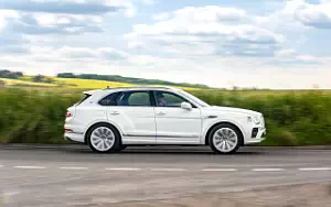  Bentley Bentayga Hybrid First Edition (Ghost White) UK-spec - 2021