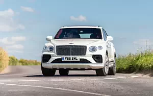   Bentley Bentayga Hybrid First Edition (Ghost White) UK-spec - 2021