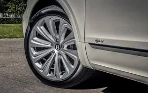   Bentley Bentayga Hybrid First Edition (Ghost White) UK-spec - 2021