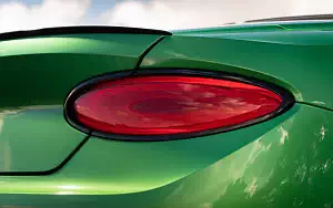   Bentley Continental GT V8 Convertible (Apple Green) UK-spec - 2020