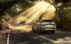   Bentley Bentayga V8 (Alpine Green) - 2020
