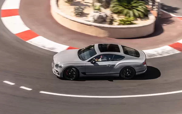���� ���������� Bentley Continental GT S - 2022