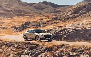   Bentley Flying Spur Blackline (White Sand) - 2019