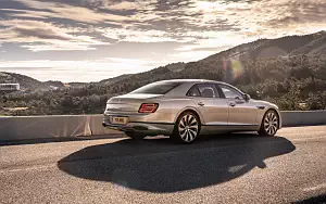   Bentley Flying Spur Blackline (White Sand) - 2019