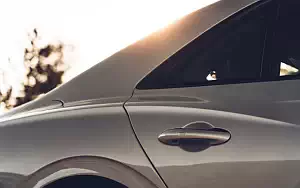   Bentley Flying Spur Blackline (White Sand) - 2019