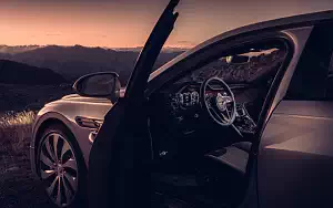   Bentley Flying Spur Blackline (White Sand) - 2019