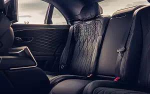   Bentley Flying Spur Blackline (White Sand) - 2019