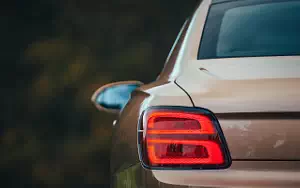   Bentley Flying Spur V8 Blackline - 2021