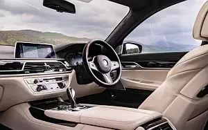   BMW 750i xDrive M Sport UK-spec - 2019