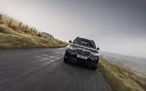   BMW X7 xDrive30d M Sport UK-spec - 2019