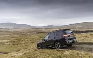   BMW X7 xDrive30d M Sport UK-spec - 2019