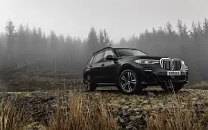   BMW X7 xDrive30d M Sport UK-spec - 2019