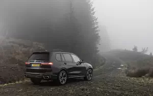   BMW X7 xDrive30d M Sport UK-spec - 2019
