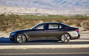   BMW M760i xDrive US-spec - 2017