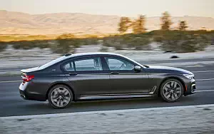   BMW M760i xDrive US-spec - 2017