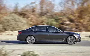   BMW M760i xDrive US-spec - 2017