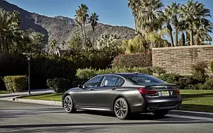   BMW M760i xDrive US-spec - 2017