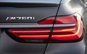   BMW M760i xDrive US-spec - 2017